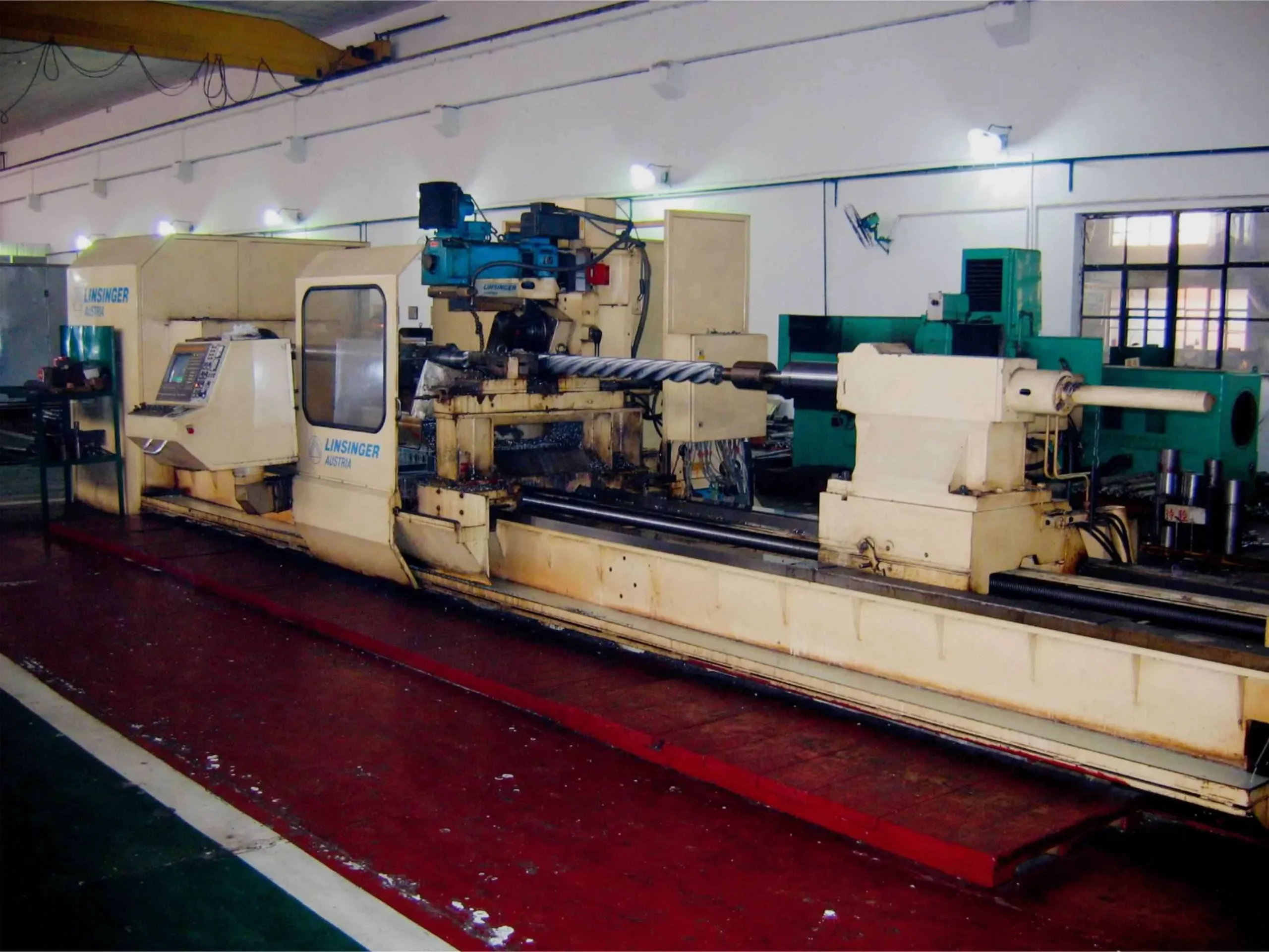 Linsinger rotor milling machine — Austrian precision CNC equipment used in manufacturing helical rotor components for industrial pumps